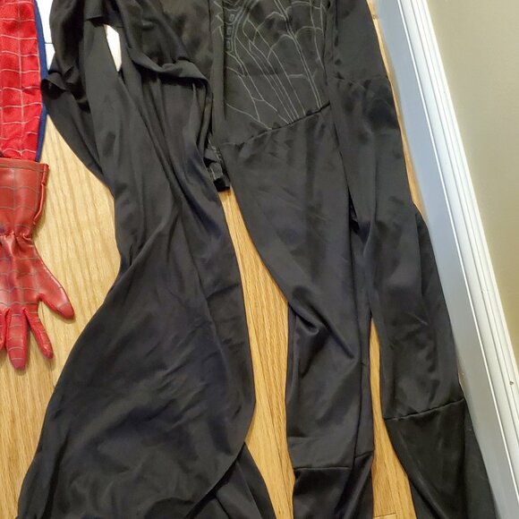 LOT 3 Boys Costumes - 2 Batman + Spider Man Sizes 7 / 8 and Ch Med + FlashLight! - Picture 3 of 16